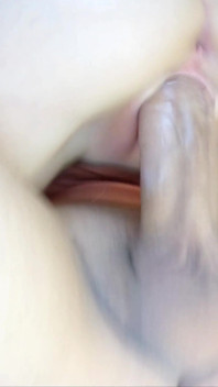 Orgasme dan creampie wanita - remaja menunggangi kontol besar