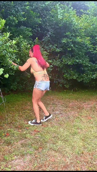 Kouření na dvorku epizoda 2 Mladší MILF saje ptáka a je ošukána