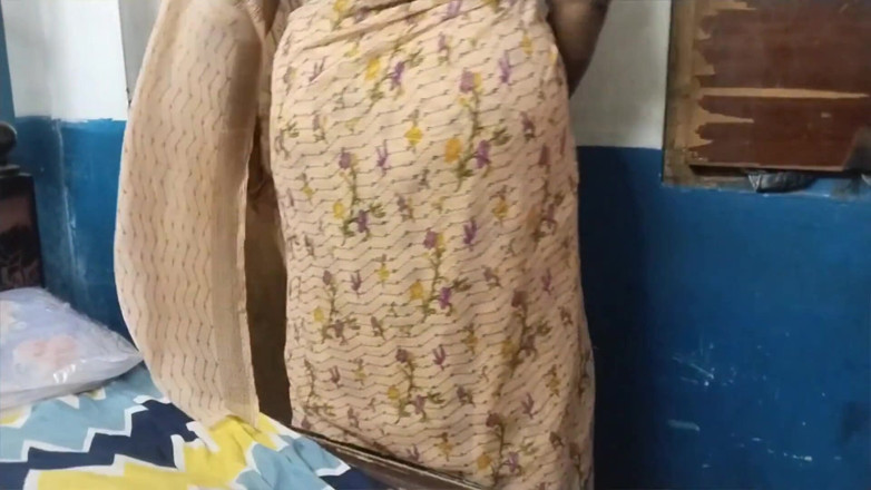 Divya X: Village Stepaunty Fucked Hard in Saree
