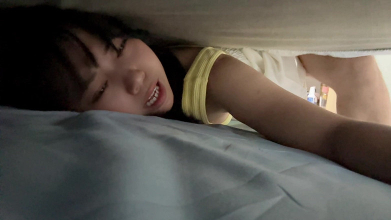 Mya Mya: Stuck Girl Porn