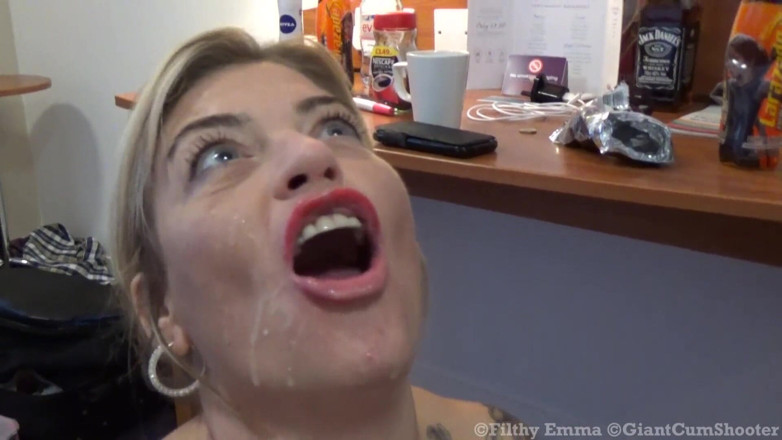 Giant CumShooter Productions: Špinavá severní děvka špinavá Emma šuká