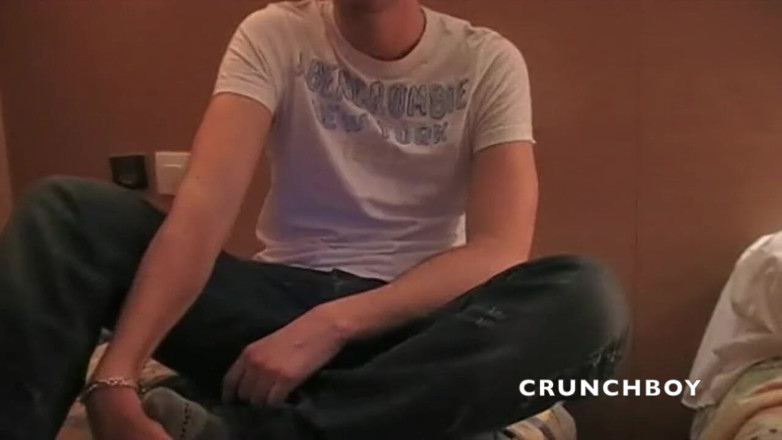 FRENCH AMATORS SEXTAPES: Harte demütigung für twink im hotelzimmer von dir, dominanter gangster