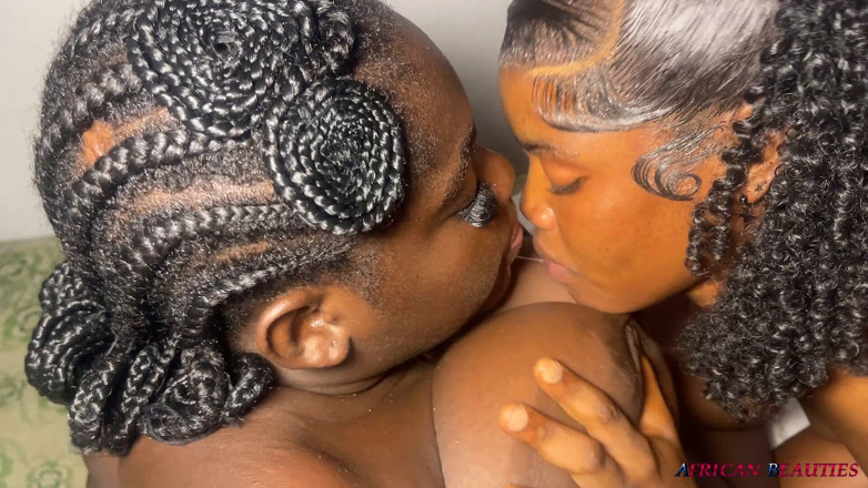 African Beauties: Fetish ludah lesbian dan telan air kencing