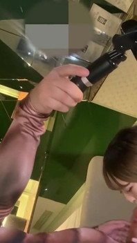 Kleine visuele schoonheid intense tongzoenen non-stop make-out Frenzy van dichtbij