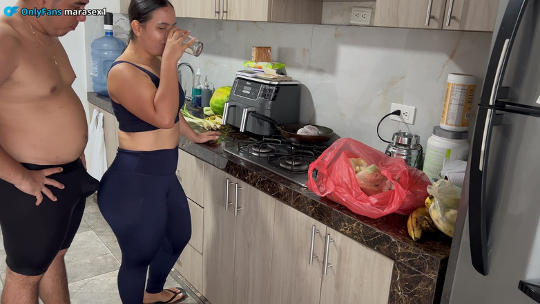 Pronoia Mey: Fratellastro, per favore non parlare di noi a nessun altro!