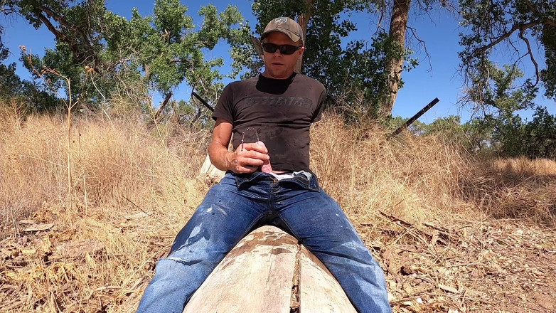 Lapetus: ハイキングで小便でジーンズを完全にびしょびしょにする