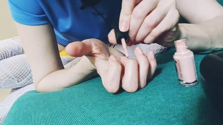 GinnaGg: 我画了我的指甲。Asmr