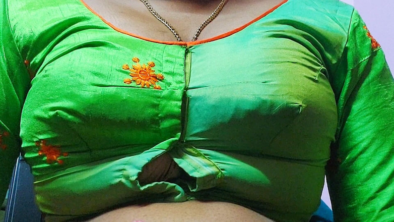 Desi Mohini: Bu guru dengan besar ngajarin muridnya "gimana caranya" di kamar pribadi