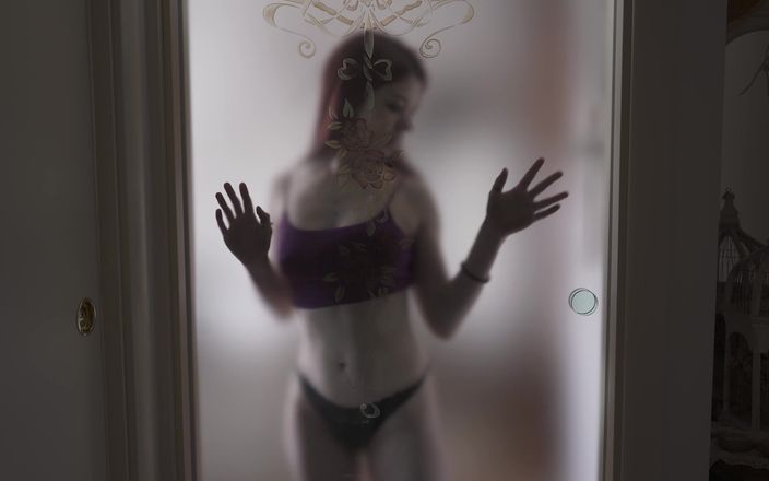 Dolls Cult: Membuatku sange menggodamu dengan tubuhku...