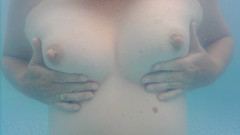 SimoneLive1: 수영장 속 가슴