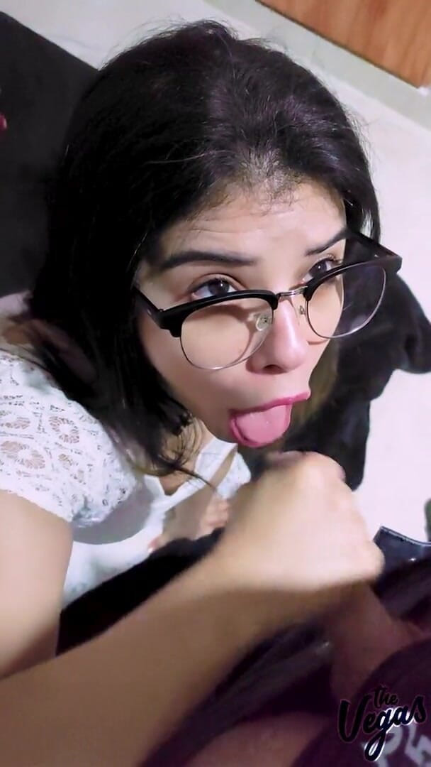 Selena Vega: Katolik kızlar sakso çektikten sonra kiliseden uzaklaştırılıyor videosu viral oldu