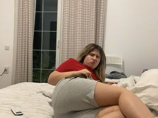 NipsAndStrips: Chcaní při prdění a honění