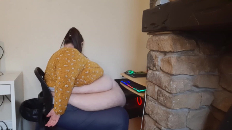 SSBBWLadyBrads: Das fetteste mädchen bei der arbeit - kämpft