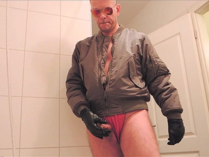 GERMANE_XL: Piss Elektro Cum Shots Xxl 1