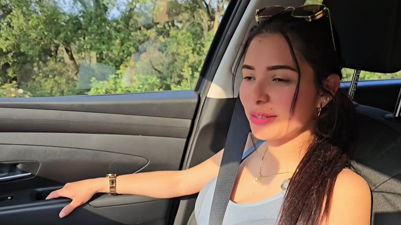 Passionsecret07: Nachbarin auf rollschuhen hat sex in der Öffentlichkeit im auto