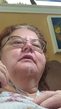 Ем мою пиздинг-чашку для тебя, кормушки