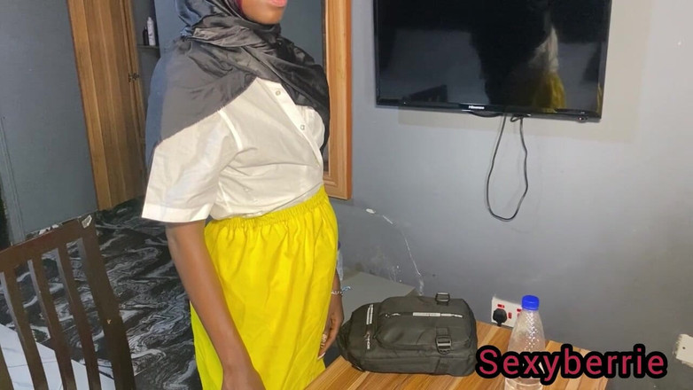 Sexy Berrie: Studente scopata non per voti