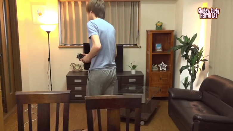 Chubby Curvy Hentai JAV: Surpriză mixtă în baie - țâțoasa împarte un moment sexy neașteptat