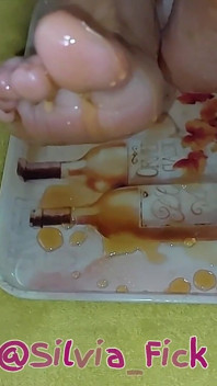 Liếm đôi chân ngọt ngào của Silvia
