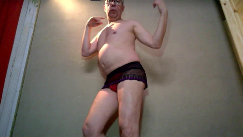 Dildo Man and Cross Hard Sex: Scuotendo il mio culo e il mio cazzo e mi...