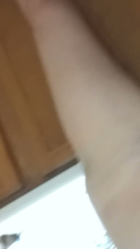 Amatorskie selfie - rudowłosa piękność bawi się ze sobą
