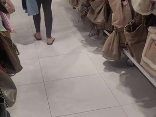 LuTosT: Aku ketemu sama cewek di toko, dia nyepong kontol di...