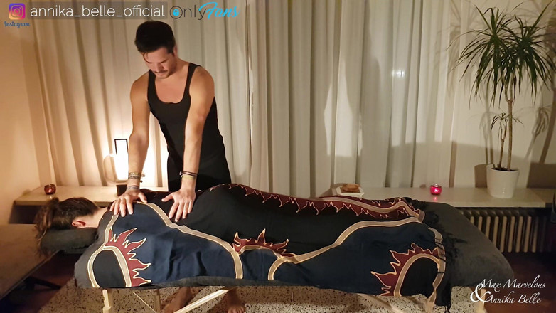 Max and Annika: Urut sensual untuk Annika dan Dia tidak dapat mengawal dirinya...