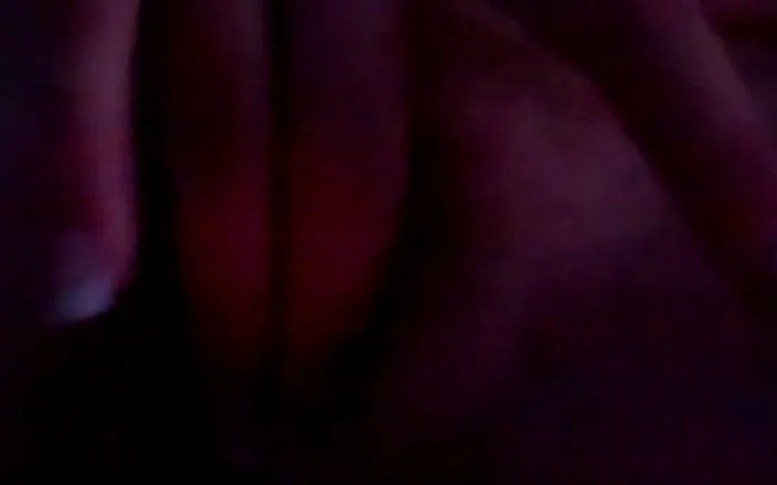 Leon Lambert: Blonde teen masturbates with vibrator in close up action