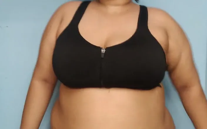 Aria Mia: Indian Horny Girlfriend