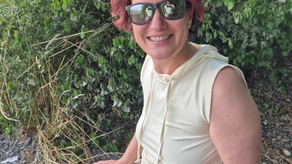 Popp Sylvie: Cock-sucking and Cum on the Glasses