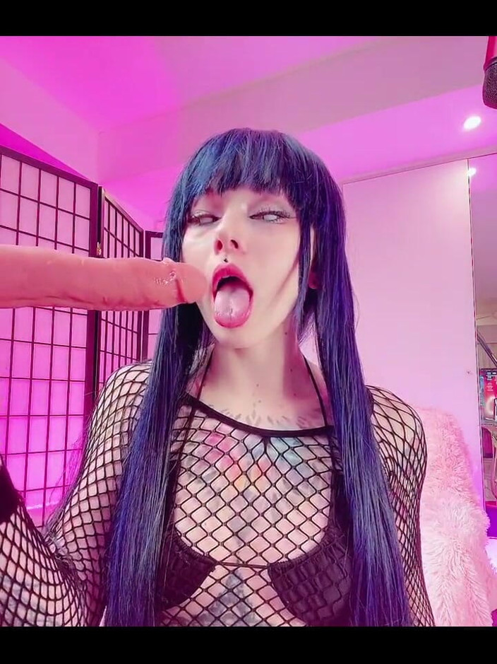 Karneli Bandi: Hinata sexy kouření