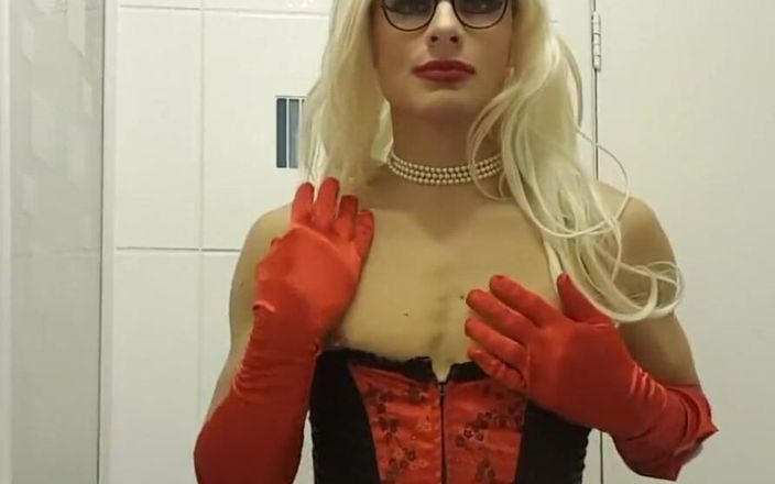 JessicaXD: 金发女郎jessica挑逗，感觉饥渴的黑红色紧身胸衣，丝袜，6条吊带吊带，蕾丝内衣