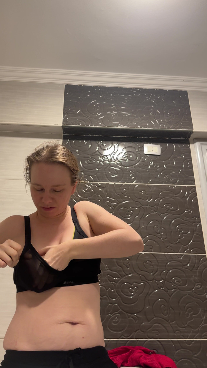 SweetLucy96: Jalur panas di bilik mandi