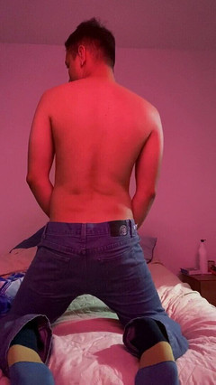 Tomas Styl: Kolumbijka nahá v jeho pokoji