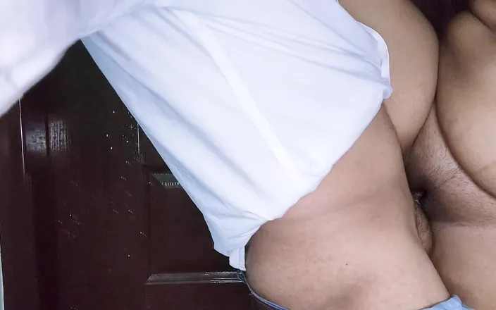 Faryal: Nedám ti míč, udělám mujra - Desi Mujra Songmaza Agaya