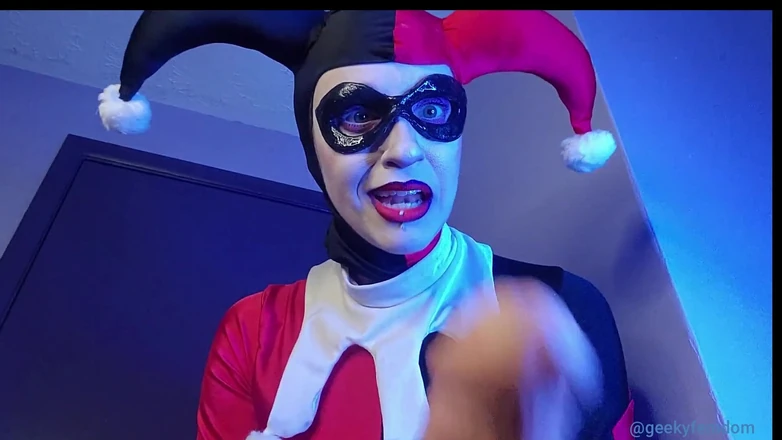 Geeky Femdom: Harley Quinn tě dominuje