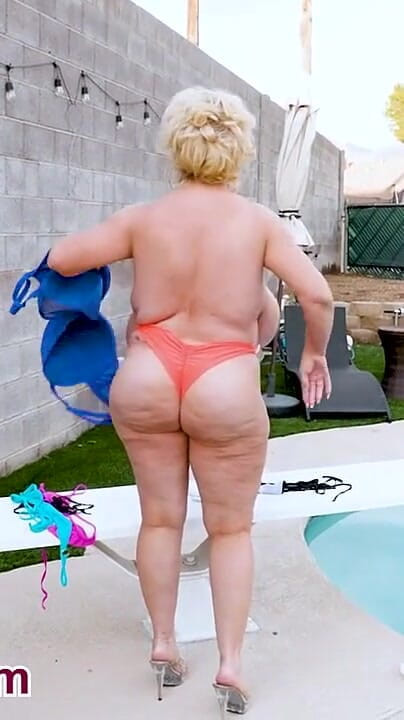 Fat Ass BBW GILF (Claudia Marie)
