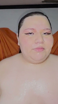 Mein Hals ist mein dritter Panocha, mein Arschloch mein zweiter, und auch die Achseln meiner Nase bekommen heißes Sperma