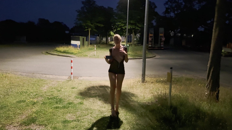 Miley Weasel: Dirty Nylon Slut Gets Fucked on the Street