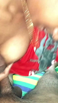 India en masturbación con la mano, mamada y mamada en las tetas, luego corrida marido
