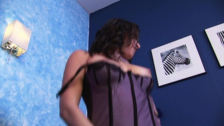 Cock Starving Teens: Butler giving full room service to a horny bitch!