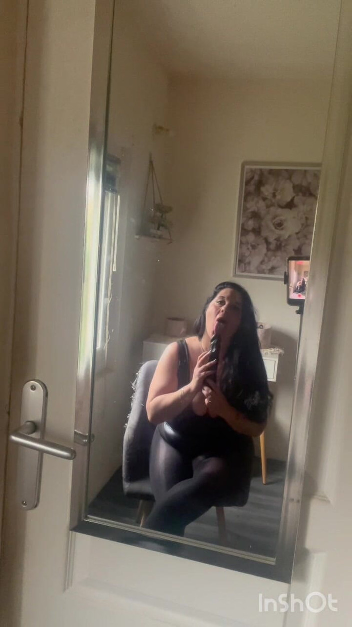 Maitresse Clara: JOI Devant Ton Reflet Dans Le Miroir