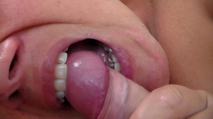 Sex hub couple: Closeup of Jen sucking johns cock