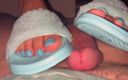Latina malas nail house: Pisando seu pau em minhas novas sandálias com unhas combinando!