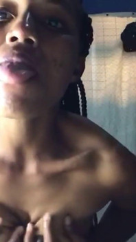 Troia ebano milf boobworship