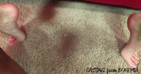 Casting from Bohemia: Hailey Younger est folle de bite noire