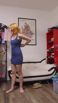 Bts - Riley Jean předvádí své přírodní křivky v zákulisí!
