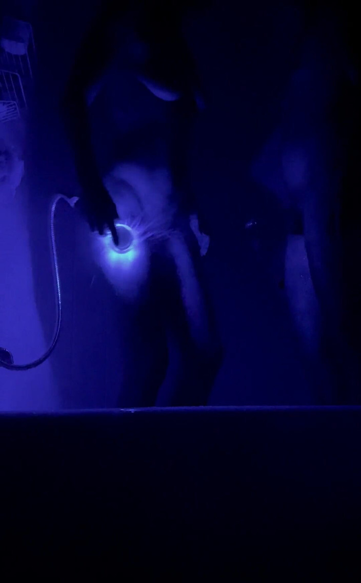 VibeWithMommy: 这个淋浴头让淋浴性爱真的值得尝试！我建议得到一个！