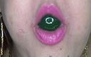Angel eyes studio: 超级秀！我吞下了一个最大的绿色填充避孕套！