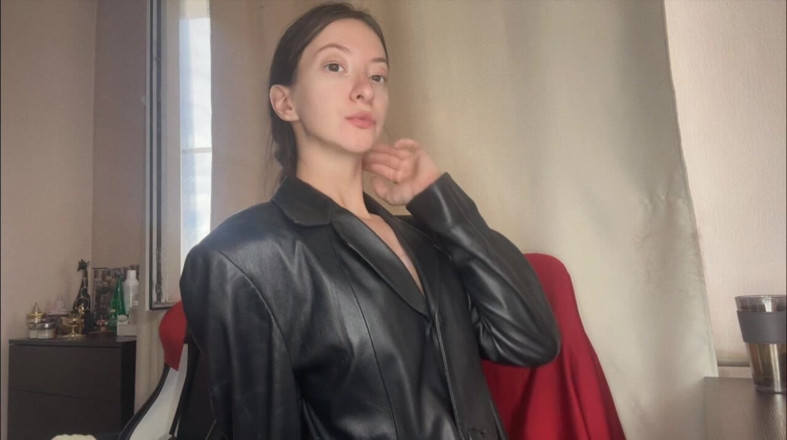 Skinny_lady69: Look Into My Eyes and Don't You Dare Look Away.
